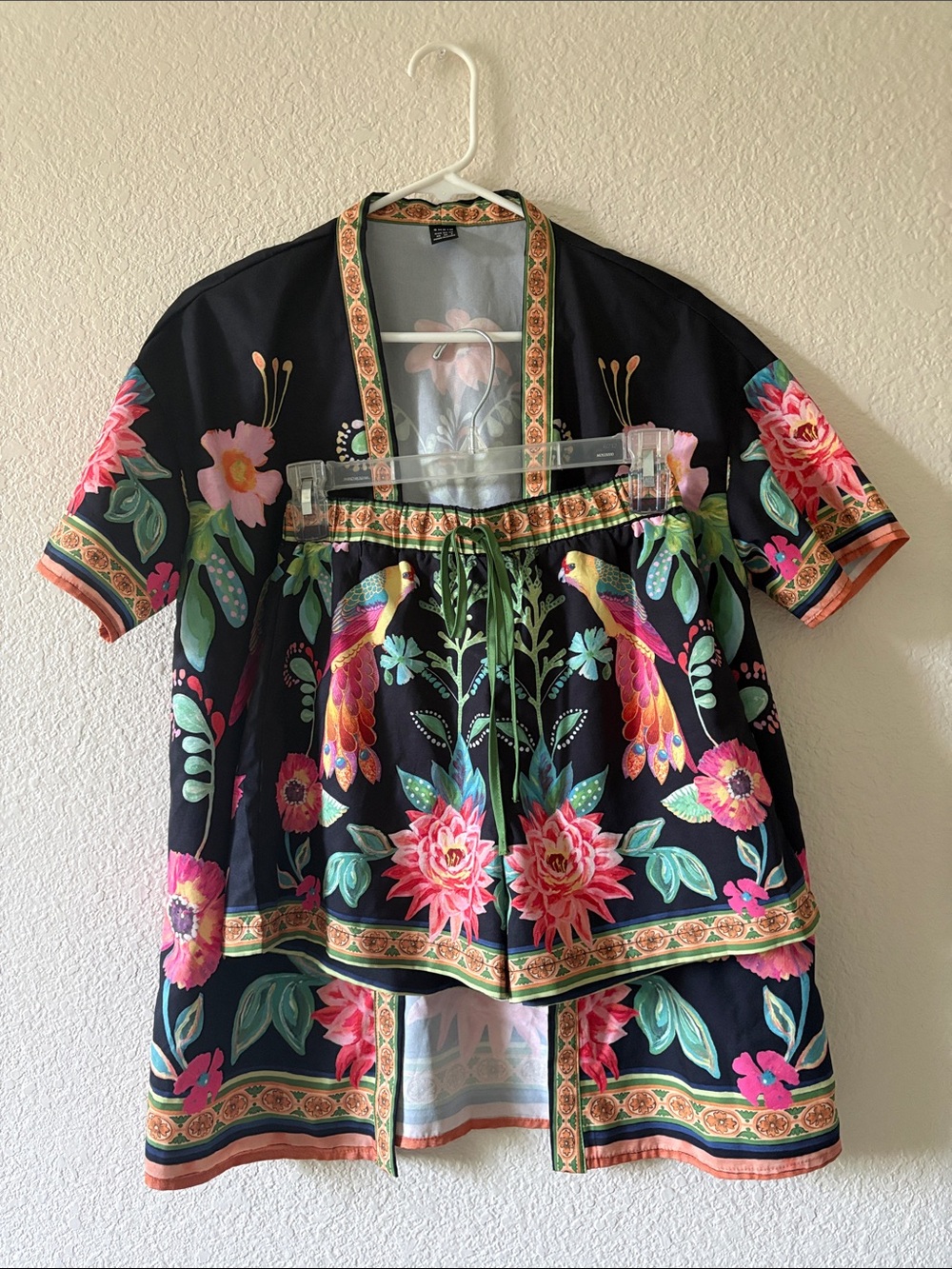 SHEIN Black Floral & Bird Print Women Shorts Set